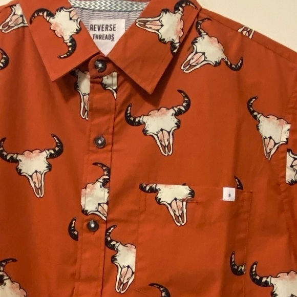 Reverse Threads Mens Short Sleeve Button Down Shirt Size M Longhorn/Copper Print - Picture 3 of 7